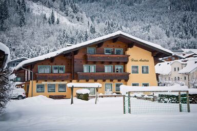 Ferienwohnung mit Blick auf die Berge und den Fluss