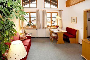 Gästehaus Hanna Teifel - Zwei-Raum-Ferienwohnung 42qm, Dusche/WC, Extra-Schlafzimmer, Küchenzeile, Balkon