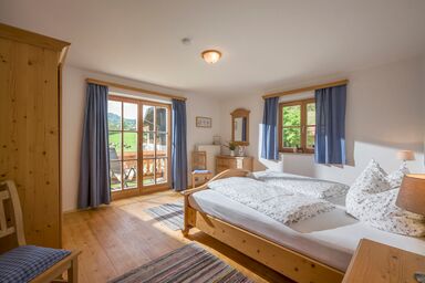 Lainthalerhof - 4-Zimmer Ferienwohnung im Zuhaus, 78 qm mit Balkon und zwei Schlafzimmer