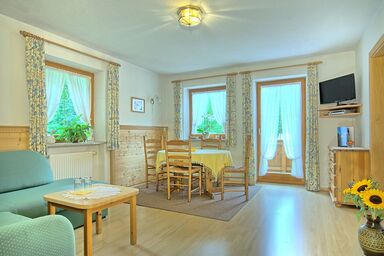 Landhaus Eschenbach - Ferienwohnung Regina für 2 Personen, 52 qm, 1 separates Schlafzimmer, Balkon