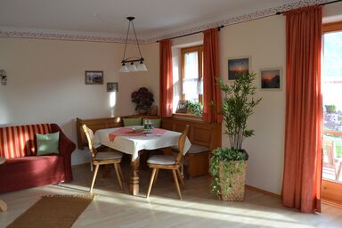 Haus Jung - Chiemgau Karte - Ferienwohnung Falkenstein für 2 Personen, Terrasse, 43 qm, 1 Schlafzimmer