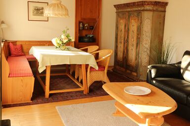 Ferienwohnungen Stuhlreiter GbR - Wohnung Nr. 5 Sonnenrose 56 qm mit einem Schlafzimmer, zwei Bäder und Südbalkon