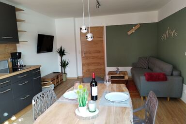 Ferienwohnung am Gänsbach - Ferienwohnung 40m² mit Terrasse, bis 3 Personen, separates Schlafzimmer