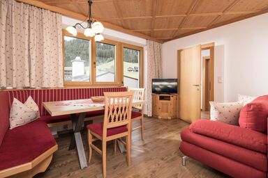 Pension Alpina - Ferienwohnung Tirol 2-5 Pers.