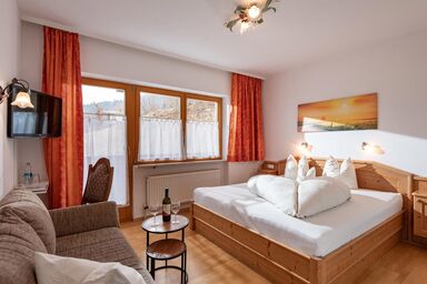 Pension Gieringer - DZ mit Dusche/WC, TV, Balkon oder Dachterrasse