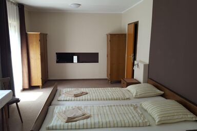 Appartements/Pension Nadasdy - Familienzimmer  mit Balkon