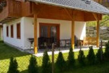 Schönes Ferienhaus in Sankt Margarethen Im Lungau mit Terrasse, Grill und Garten
