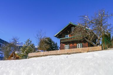 Gemütlich eingerichtetes Ferienhaus mit gepflegtem Garten in idyllischer Lage