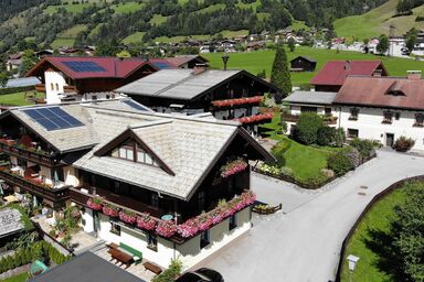 Appartement in Dorfgastein mit Terrasse, Grill und Garten