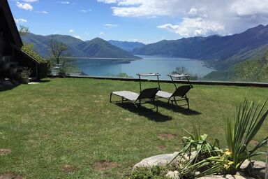 Ferienvilla hoch über dem Lago Maggiore mit einzigartigem Panorama