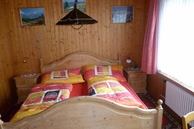 Privatzimmer Hobi, (Valens). 2 Bett-Zimmer