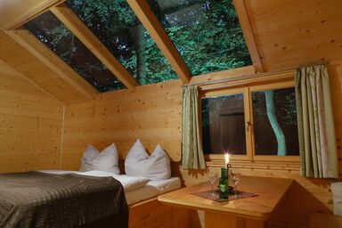 OCHYS Waldfreizeitpark Kreuzstetten - Gemütliche Zweibetthütte mitten im Wald