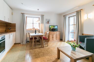 Haus Sonnenrose - Ferienwohnung 5 für bis zu 4 Personen, mit extra Schlafzimmer und Küche