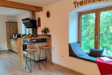 TraunZeit - Ferienwohnung 75 m², 2 Schlafzimmer, Balkon, WLAN, max 5 Pers.