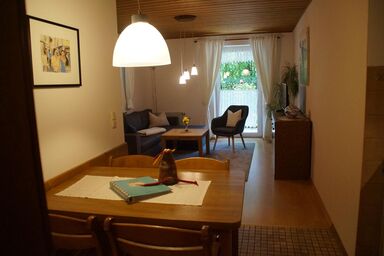 Gästehaus Brunner - Ferienwohnung Nr. 2 im Erdgeschoss (60qm) mit zwei seperaten Schlafzimmern und Terrasse (W