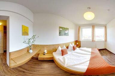 Ferienwohnungen & Bungalows am Faaker See - Karglhof OG - Stammhaus: Suiten