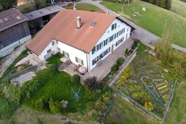 Gîte - Ferme O'Clés, (Le Cerneux-Veusil). Appartement - Le Fournil