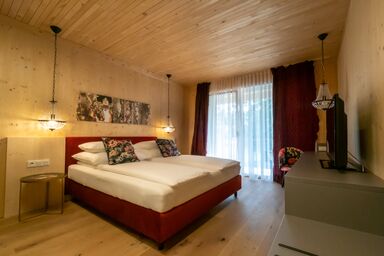 GästeHAUS & HOFladen Familie Öllerer - Zimmer Annette - das Schlafgemach der Madame Pompadour