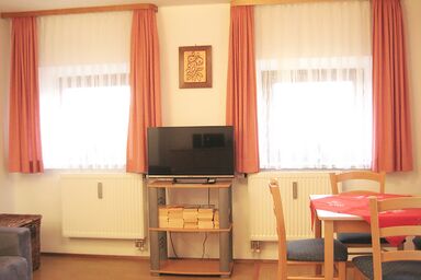 Haus Gollinger - Ferienwohnung, 45m², 3 Sterne, 1 Schlafzimmer, Wohnraum, Balkon, TV, 2 Pers.