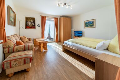 Haus Wonka - Mayer inkl. Chiemgaukarte - Appartement Zellerberg 35 qm, Balkon, Küche, 1 Wohnschlafzimmer, max 2 Personen