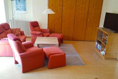 Ferienwohnung am Wasen inkl. Chiemgaukarte - Ferienwohnung 3, 60qm, Terr., Kochni., 2 Schlafzimmer, Wohnzimmer, 4 P., WLAN