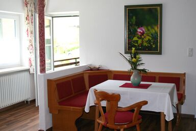 Martinsklause Ferienwohnungen - Ferienwohnung Rose, 2-3 Personen, 62 qm, W-LAN, Flat-TV, Balkon, Nichtraucher