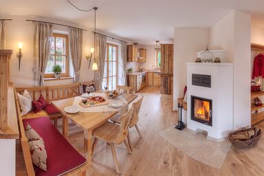 Ferienwohnungen im Rosengarten inkl. Chiemgaukarte - Ferienwohnung Lavendel, 3 Schlafzimmer und Westterrasse mit Bergblick