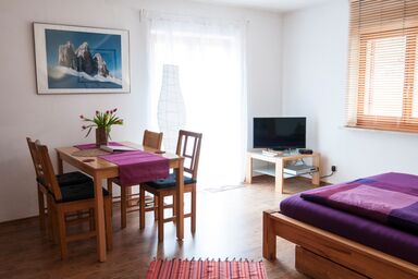 Haus an der Kräuterwiese - Ferienwohnung 65 m²,1 Wohnschlafzimmer, 1 Kinderschlafzimmer, Küche, Balkon