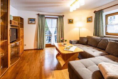 Haus Theresienwiese - Ferienwohnung 1-5 Personen, 85 qm, 3 Schlafzimmer, Küche, Wohnzimmer, Terrasse