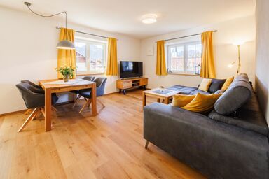 Ferienwohnung Sonnenplatzl Reiter - Ferienwohnung Sonnenplatzl 89qm, Balkon, 2 Schlafzimmer, Wohnzimmer, Küchenzeile