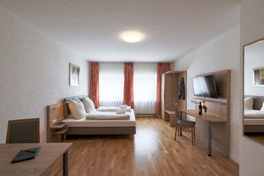 Edelweiss - Appartements & Cafe - Zimmer 1