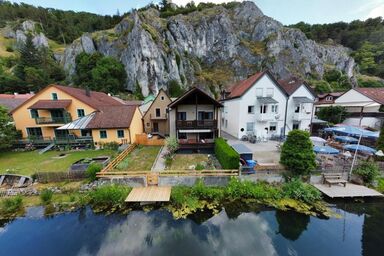 Ferienhaus am blauen Wasser