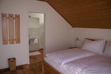 Haus Gollner - Doppelzimmer mit Dusche, WC, Balkon