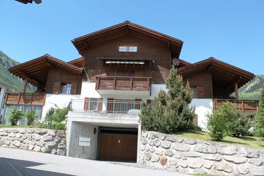 Casa Genziana Castelein, (Camischolas/Sedrun).