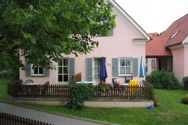 Ferienhaus in Wagerberg mit gemeinsamem Pool, Terrasse und Garten