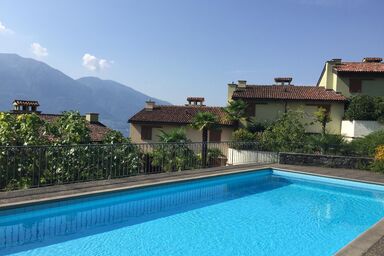 Gemütliches Ferien-Reihenhaus mit Aussenpool und Terrasse mit Panoramablick