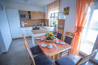 Ferienwohnung 2 Schlafzimmer Nähe Legoland Günzburg mit Balkon und herrlichem Fernblick