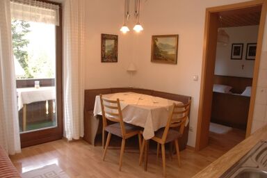 Haus Auracher - Ferienwohnung 38 qm, bis 3 Personen, 1 Schlafzimmer, Balkon