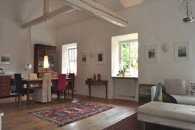 Ferienwohnungen Schlosseinkehr - Ferienwohnung Tassilo 90 qm mit separate Schlafzimmer