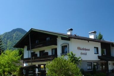 Gästehaus Geist - Doppelzimmer Nr. 15, Dusche und WC, Balkon