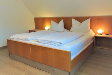 Gästehaus Jutta / Pension Link - Doppelzimmer Rother Kuppe mit Zimmersafe