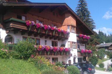 Haus Heidi - Familienzimmer"1" mit Bad, WC, "1"