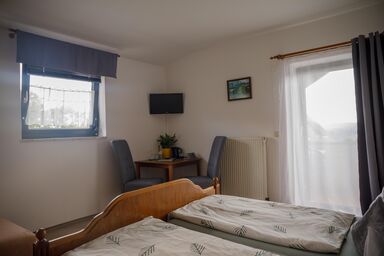 Gasthof - Pension Sonneneck - Dreibettzimmer, Dusche, WC, Balkon