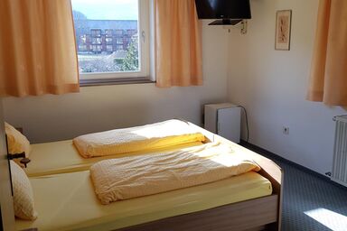 Privatpension Hedi - Nr. 5 Doppelzimmer mit Balkon, Dusche und WC