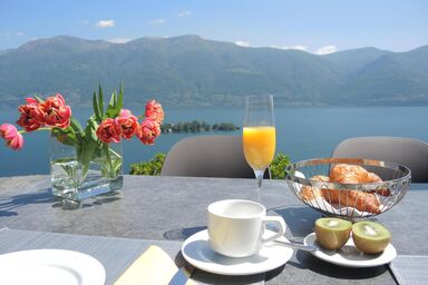 Ferienhaus an schöner Aussichtslage mit privatem Swimmingpool und Panoramablick