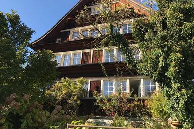 Grosszügige 6-Zimmer Ferienwohnung im Alten Schulhaus