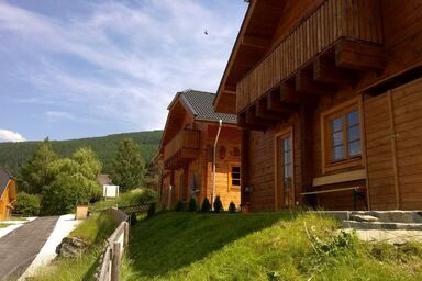 Charmantes Ferienhaus in Sankt Margarethen Im Lungau mit Kleinem Garten und Bergblick