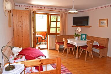 Landhaus Aigner - Genießer Zimmer Apartment Bergzeit mit Balkon