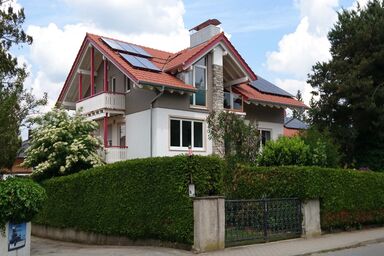 Haus Carina - Ferienwohnung Nr. 2, 44 qm Obergeschoss, 1 separates Schlafzimmer