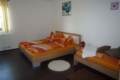 Ringerhof - Ferienwohnung 1, 90 qm Erdgeschoss, 2 separate Schlafzimmer